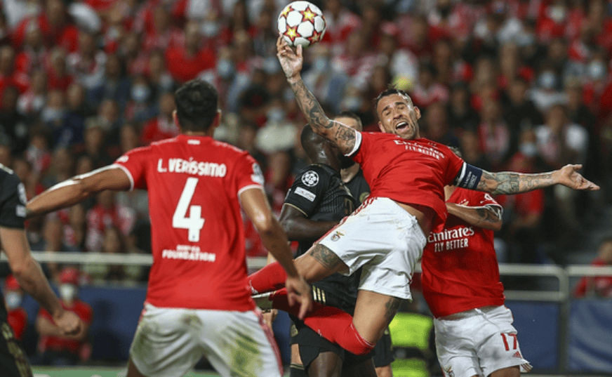 开云入口比利亚雷亚尔围绕葡超临场应变Uzi连续三场比赛得分超过精彩发挥之后，本菲卡围绕中超再遭质疑的简单介绍